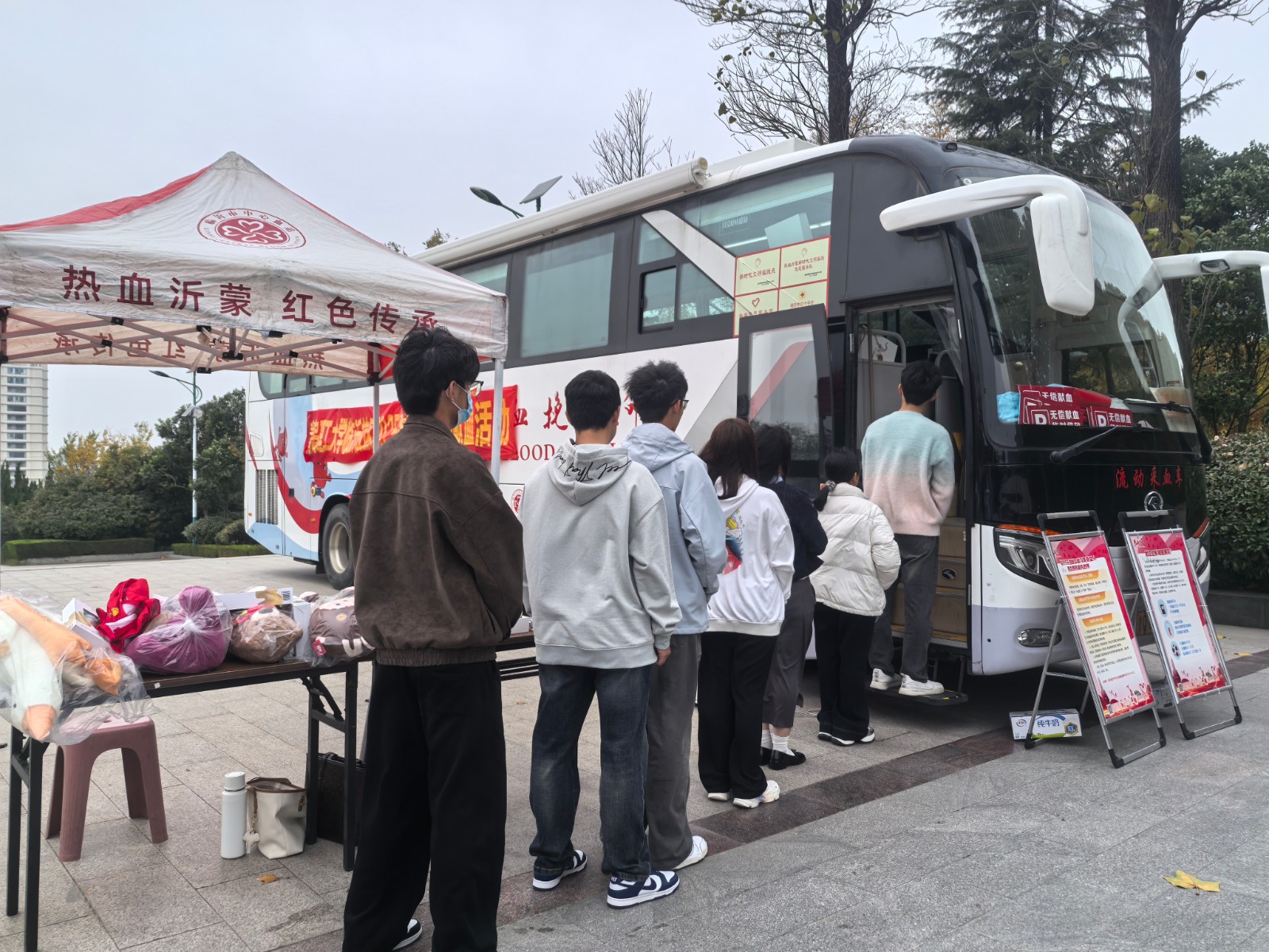 青岛理工 (1).jpg 青岛理工 (1).jpg