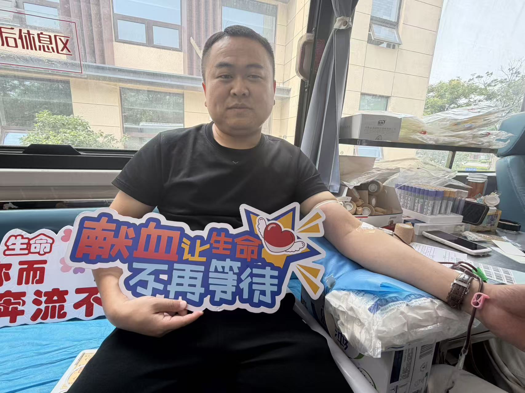 王云峰.jpg 王云峰.jpg